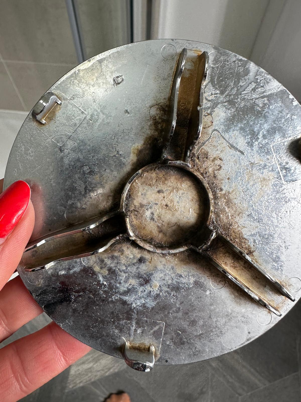 Dirty shower trap before cleaning
